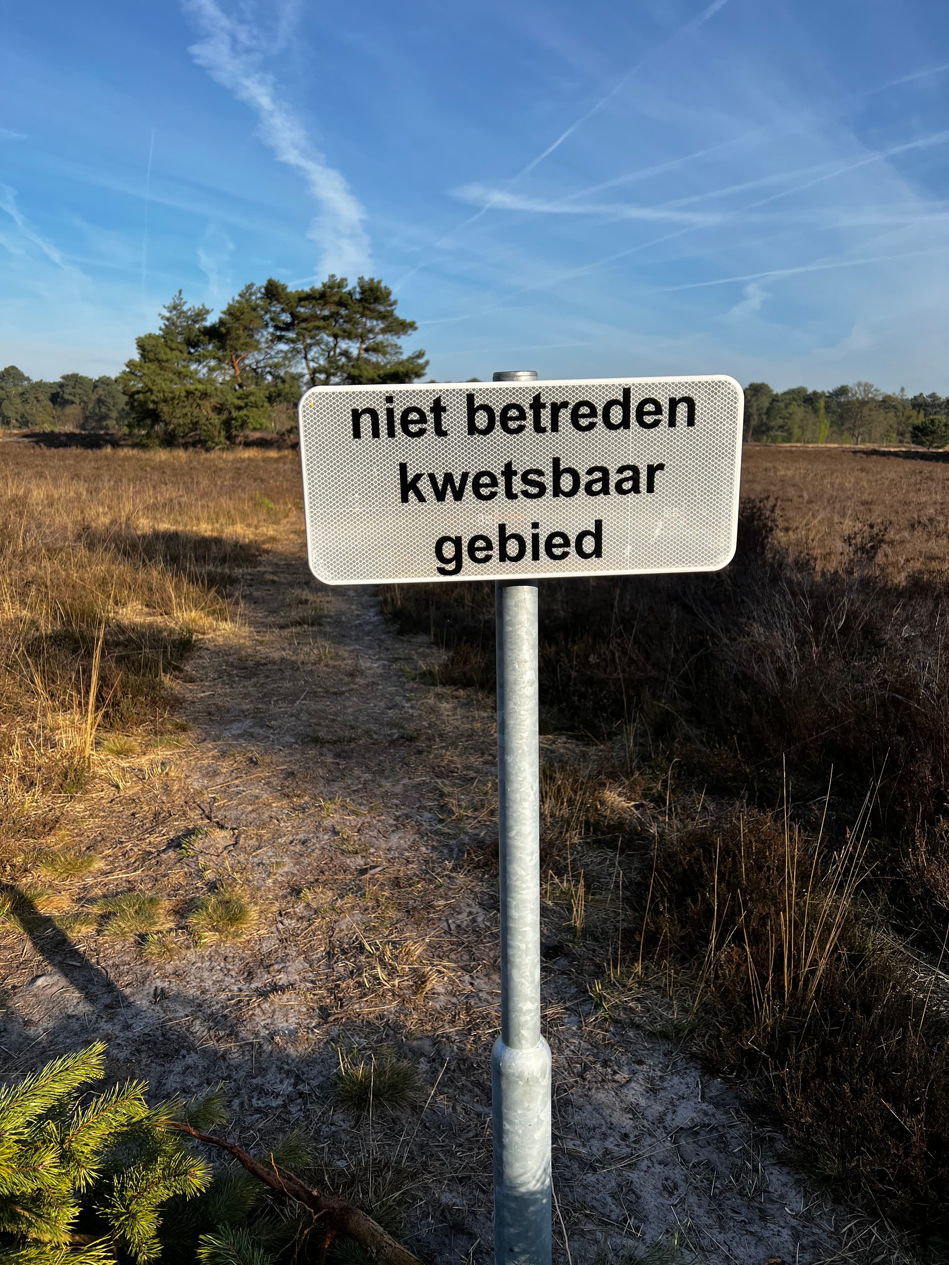 Kwetsbaar gebied-bord als beeld bij een moeilijke periode.